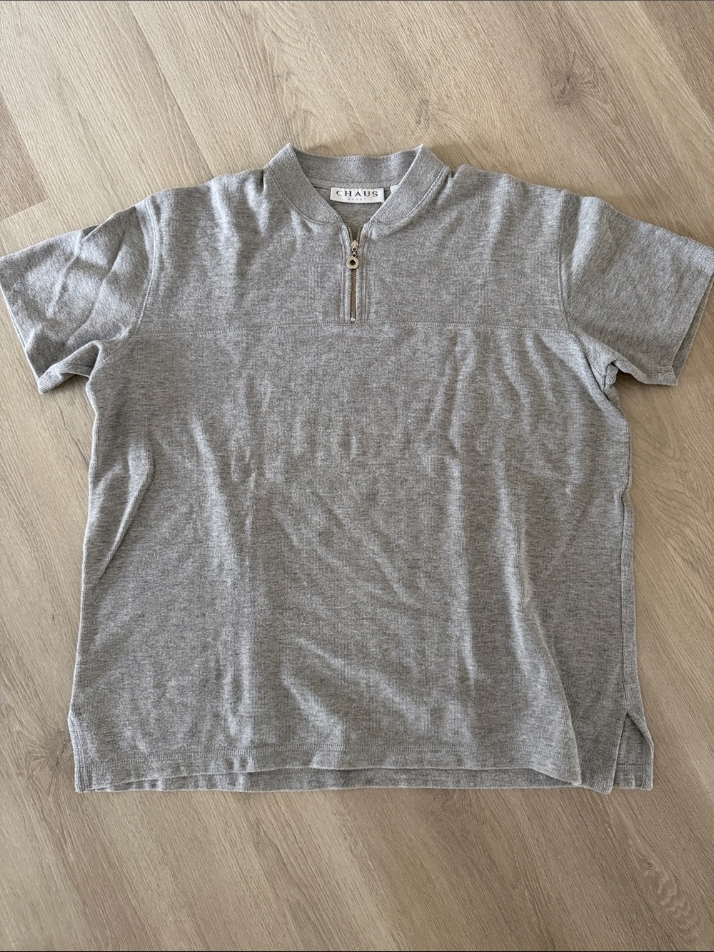 Chaus Light Gray Short-Sleeve Half-Zip knit shirt 👕